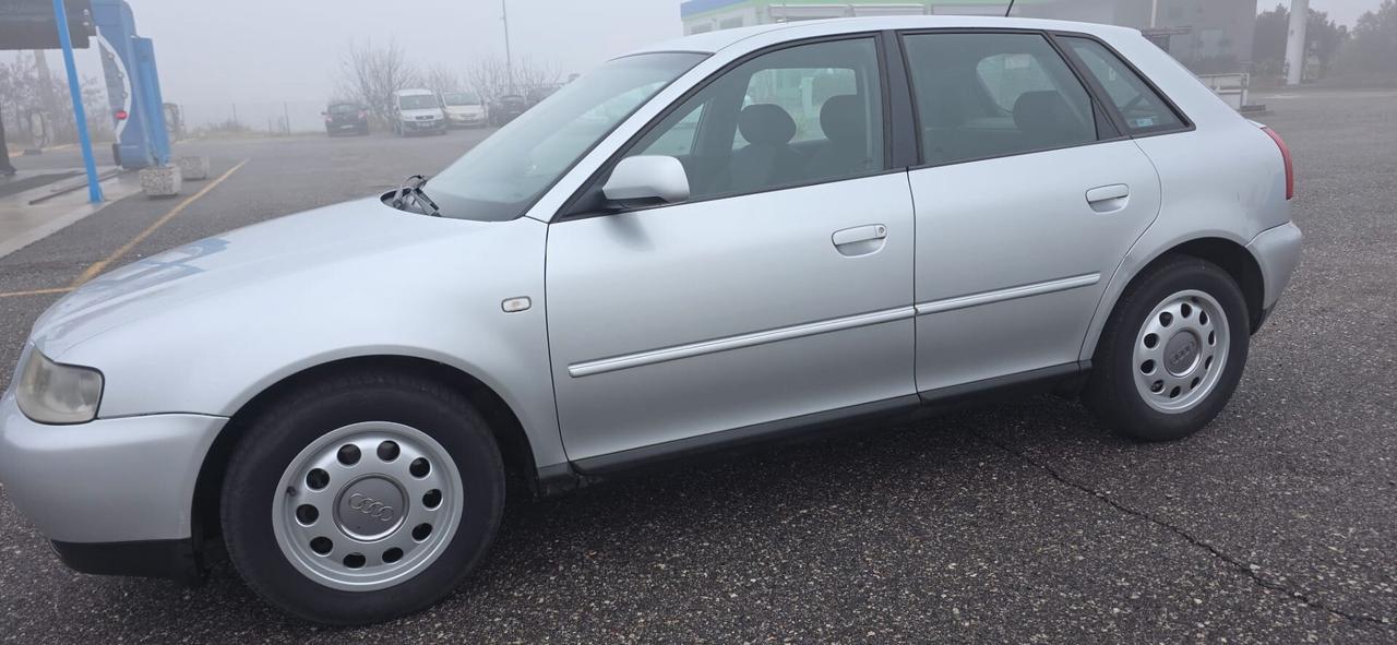 Audi A3 1.9 TDI/130 CV cat 5p. Ambiente neopatentati