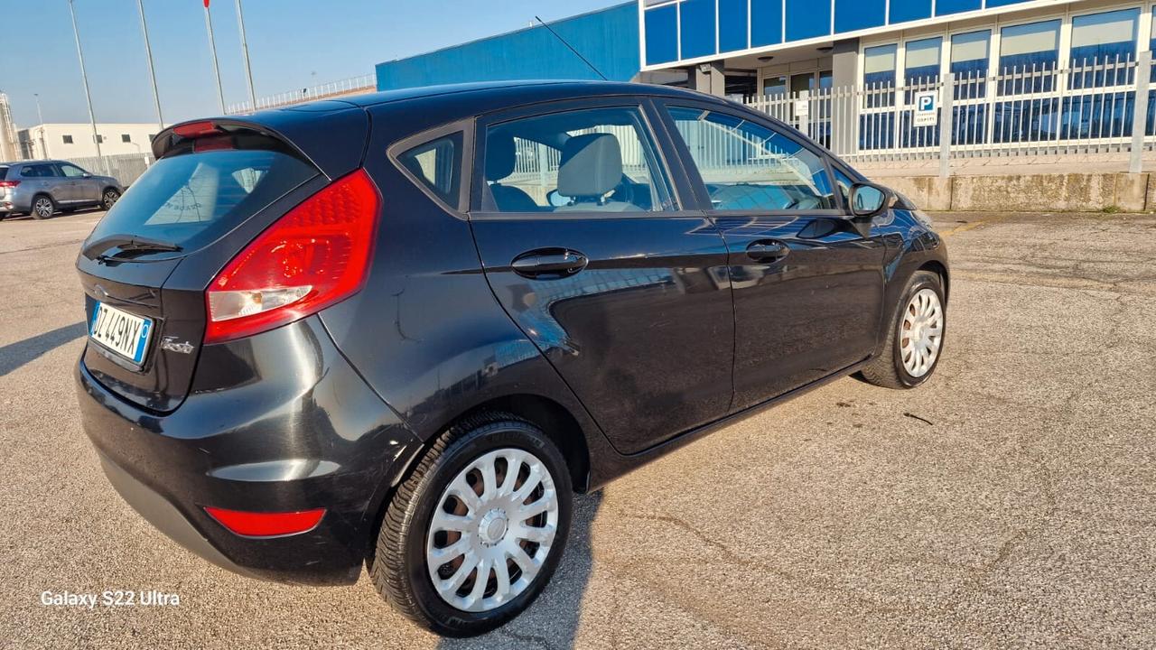 Ford Fiesta 1.4 TDCi 5p. Titanium neopatentati