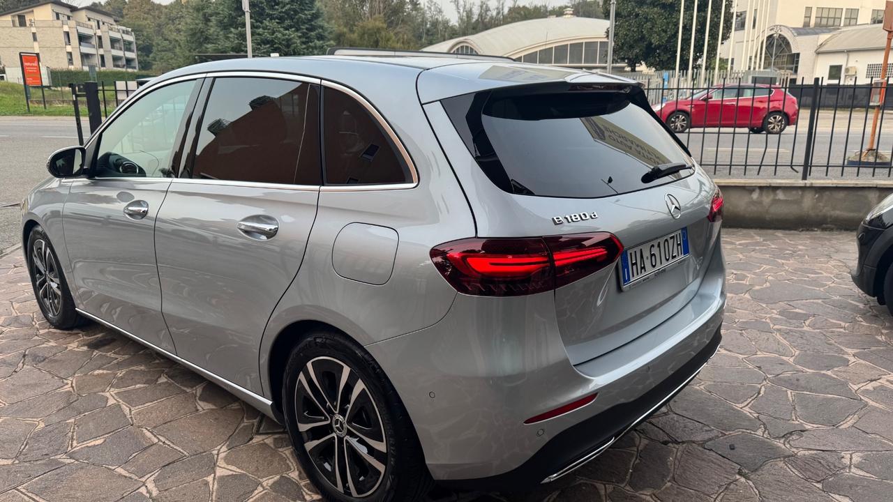 MERCEDES B SPORTSTOURER CLASSE B NEW 180 D STREET EDITION