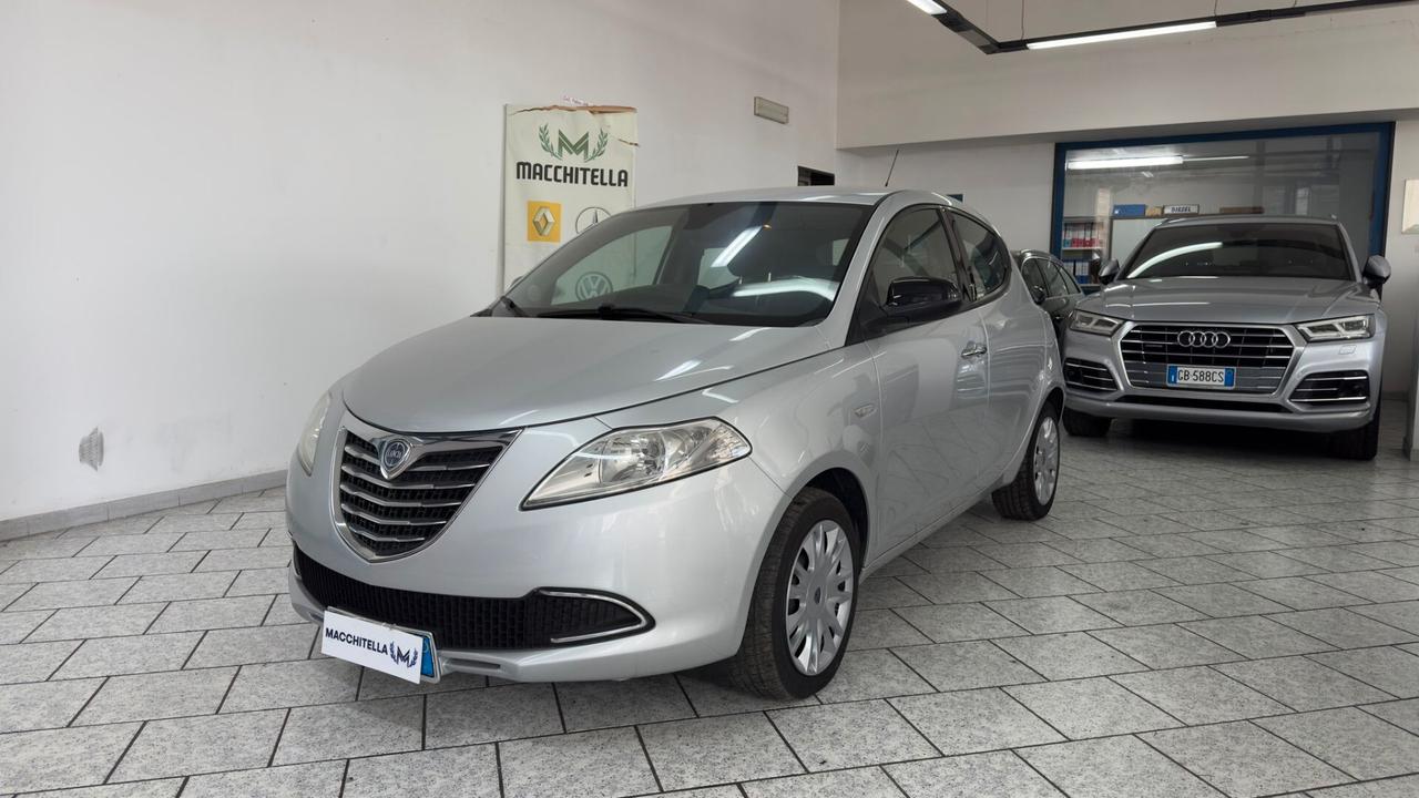 Lancia Ypsilon 1.2 69 CV 5 porte S&S Silver