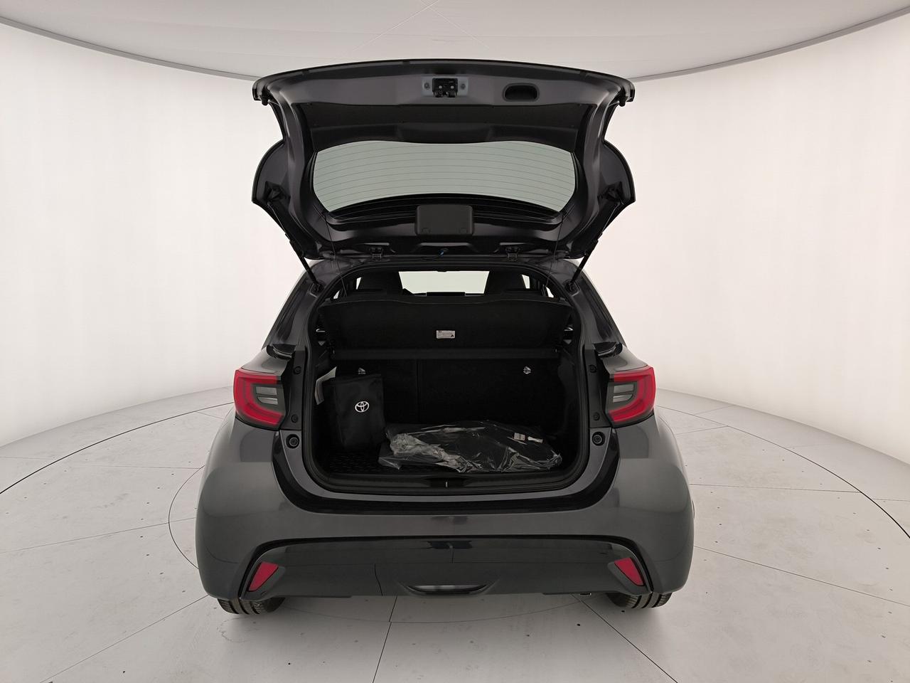 Toyota Yaris 1.5h 130 lounge