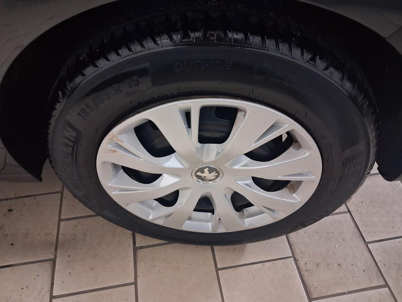 Peugeot 208 1.4 GPL scad 2036 unico prop 2015