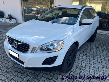 VOLVO XC60 D4 AWD Geartronic Momentum