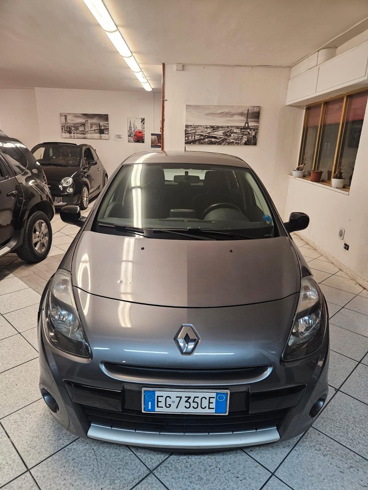 Renault Clio 5p 1.2 benz 2011 NEOPATENTATI