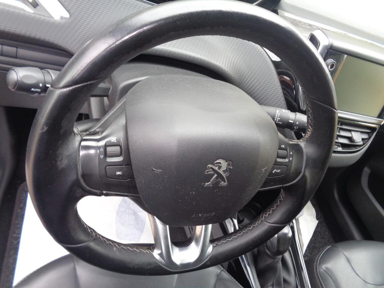 Peugeot 2008 BlueHDi 100 GT Line da vetrina
