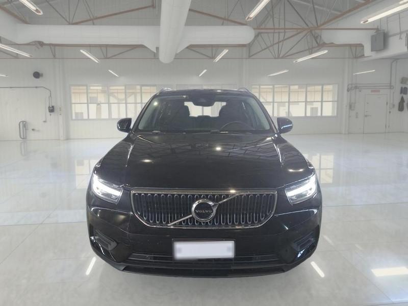 VOLVO XC40 T2 Momentum Core