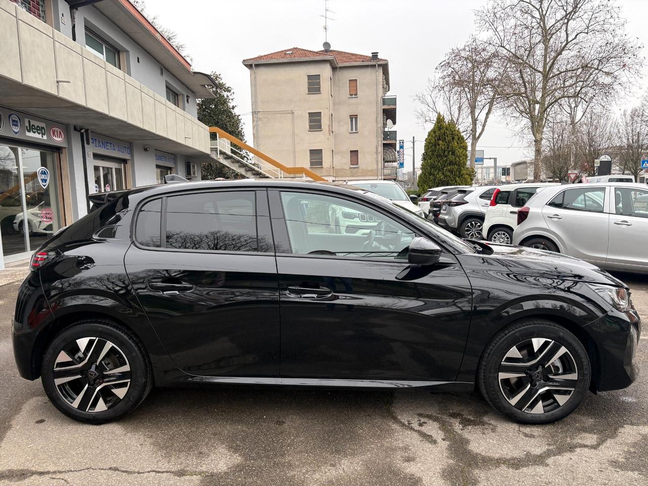 Peugeot 208 Allure 1.2 bz 100cv - 04/2025