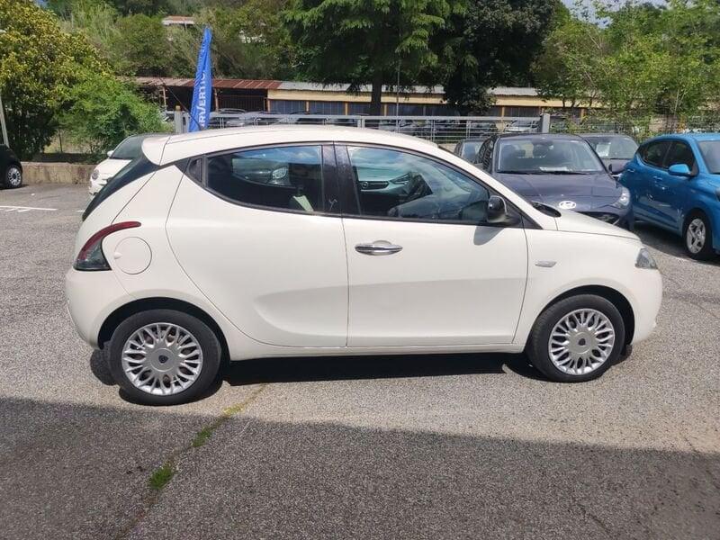 Lancia Ypsilon III 2015 1.2 Gold 69cv