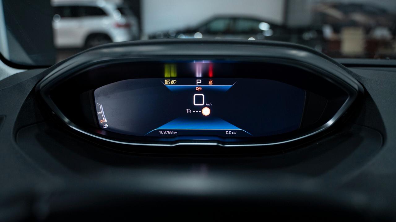 Peugeot 3008 1.5 BLUEHDI ALLURE PACK EAT8 SES 131 CV AUTO VIRTUL COCKPIT FULL