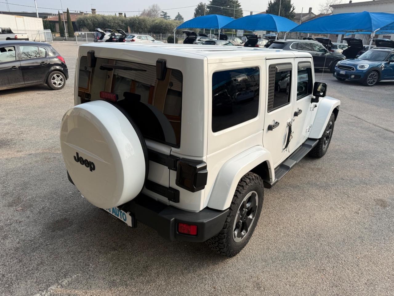 Jeep Wrangler Unlimited 2.8 CRD DPF Sahara Auto
