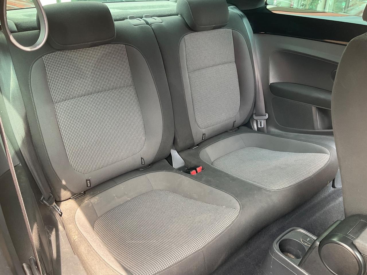Volkswagen Maggiolino 1.6 TDI Design