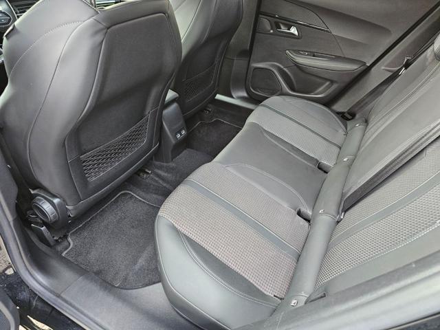 PEUGEOT 2008 motore elettrico 136 CV GT