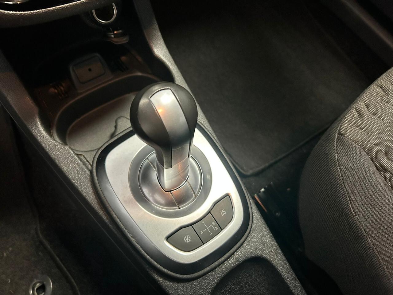 Opel Corsa 1.2b cambio automatico 2013