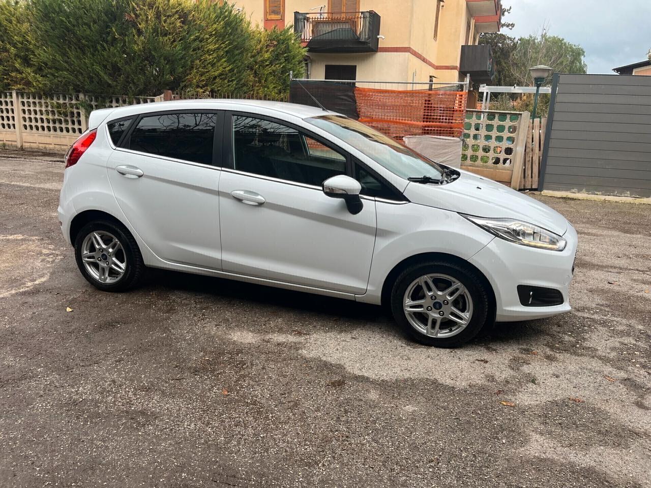 Ford Fiesta 1.4 5p. Bz.- GPL Titanium Garantita