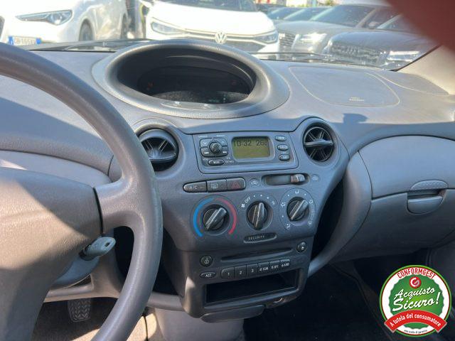 TOYOTA Yaris 1.0i 16V cat 3 porte Sol
