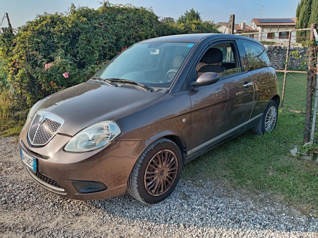 Lancia Ypsilon 1.2 Platino