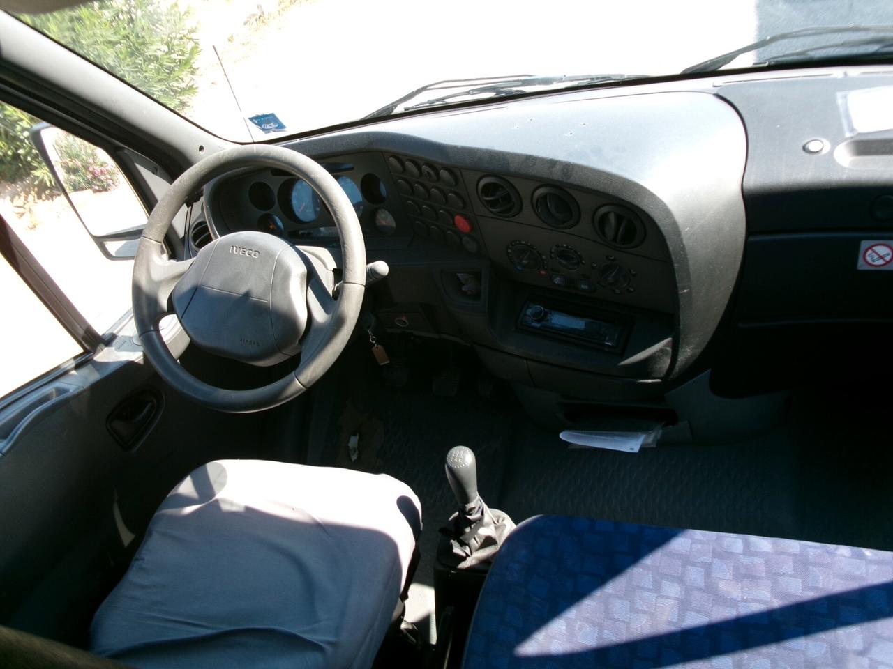 Iveco Daily 35-13 c 2.3 td 9 posti con pedana per persone disabili
