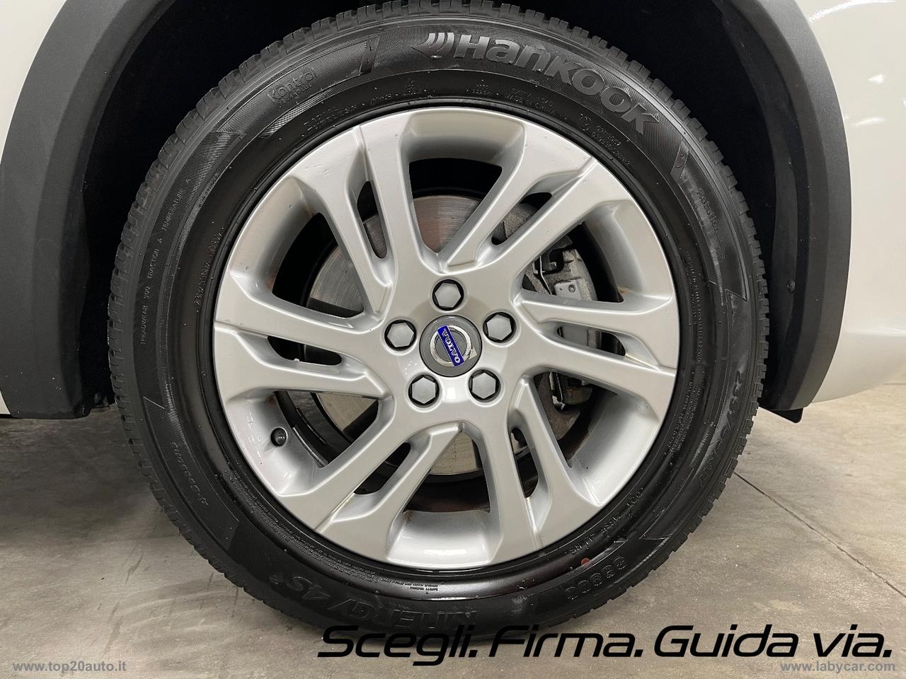 VOLVO V60 Cross Country D3 Geartronic Momentum