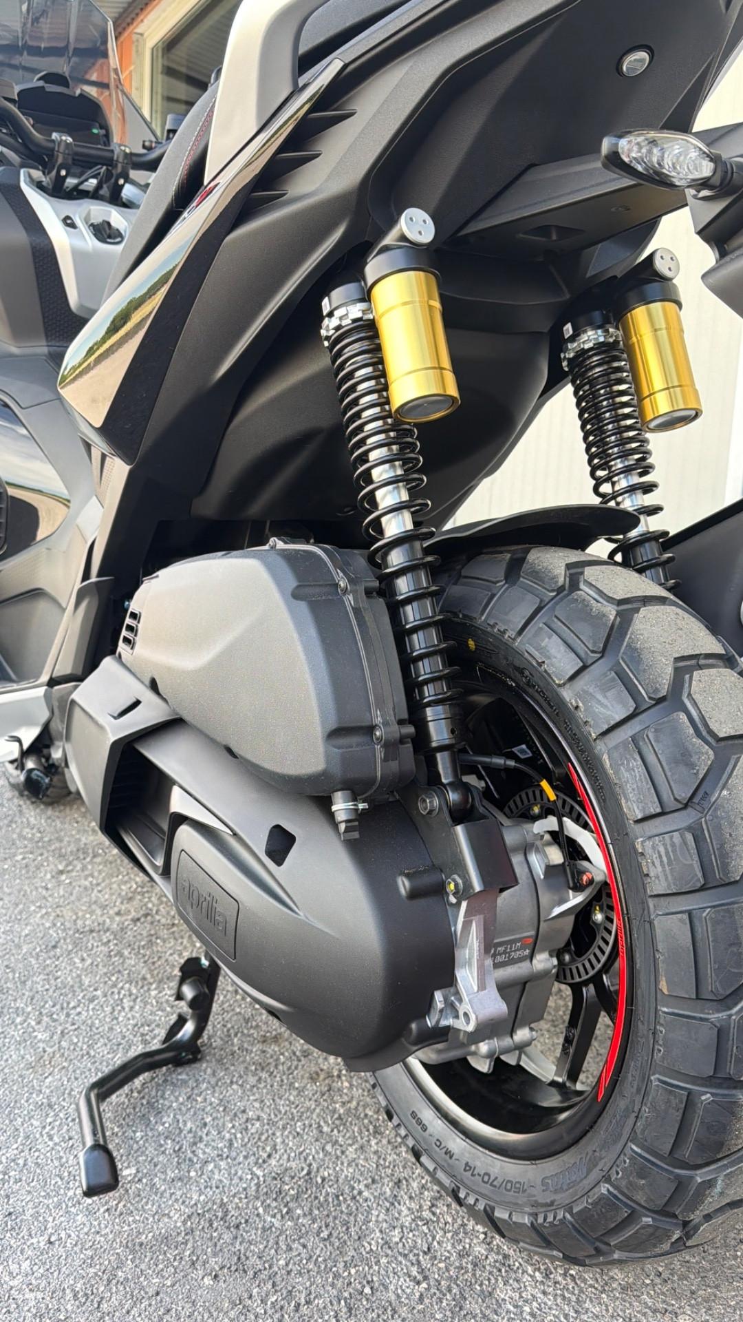 Aprilia SR GT 400