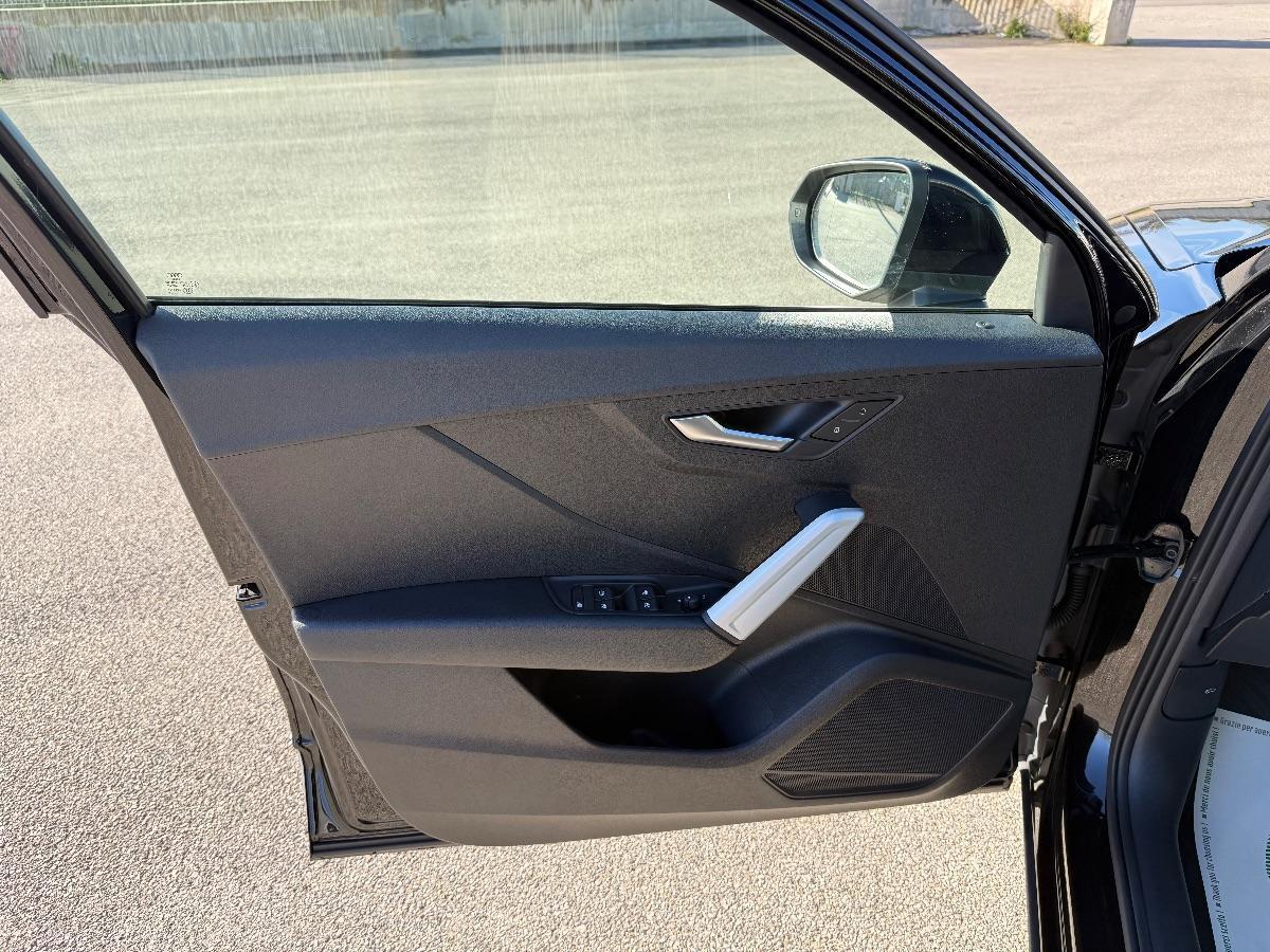 AUDI - Q2 - 30 TDI S tronic Business