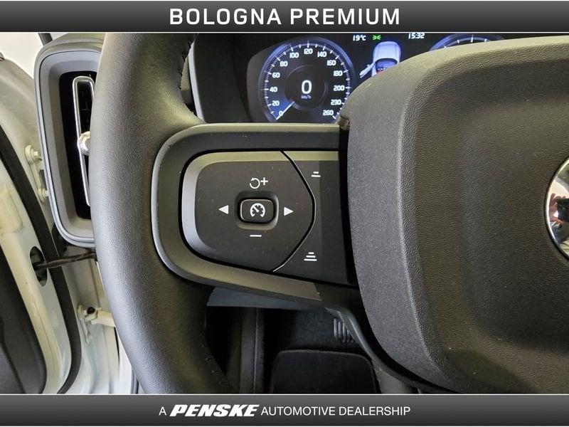 Volvo XC40 T2 Geartronic Momentum Core N1 - AUTOCARRO