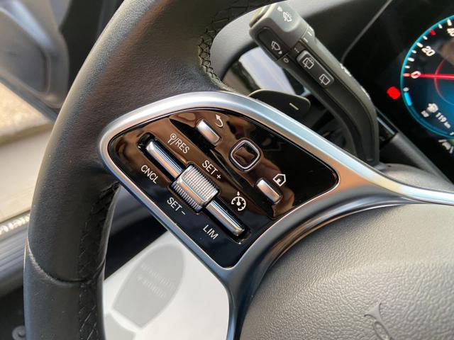 MERCEDES-BENZ GLA 200 d Automatic Sport Plus-LUCI AMBIENTE MULTICOLORE
