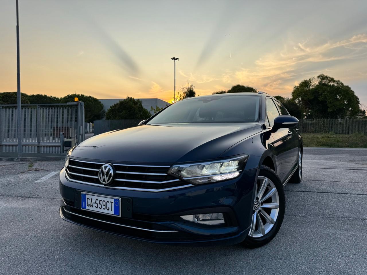 VOLKSWAGEN PASSAT 1.6 Tdi EVO Dsg - Led Navi