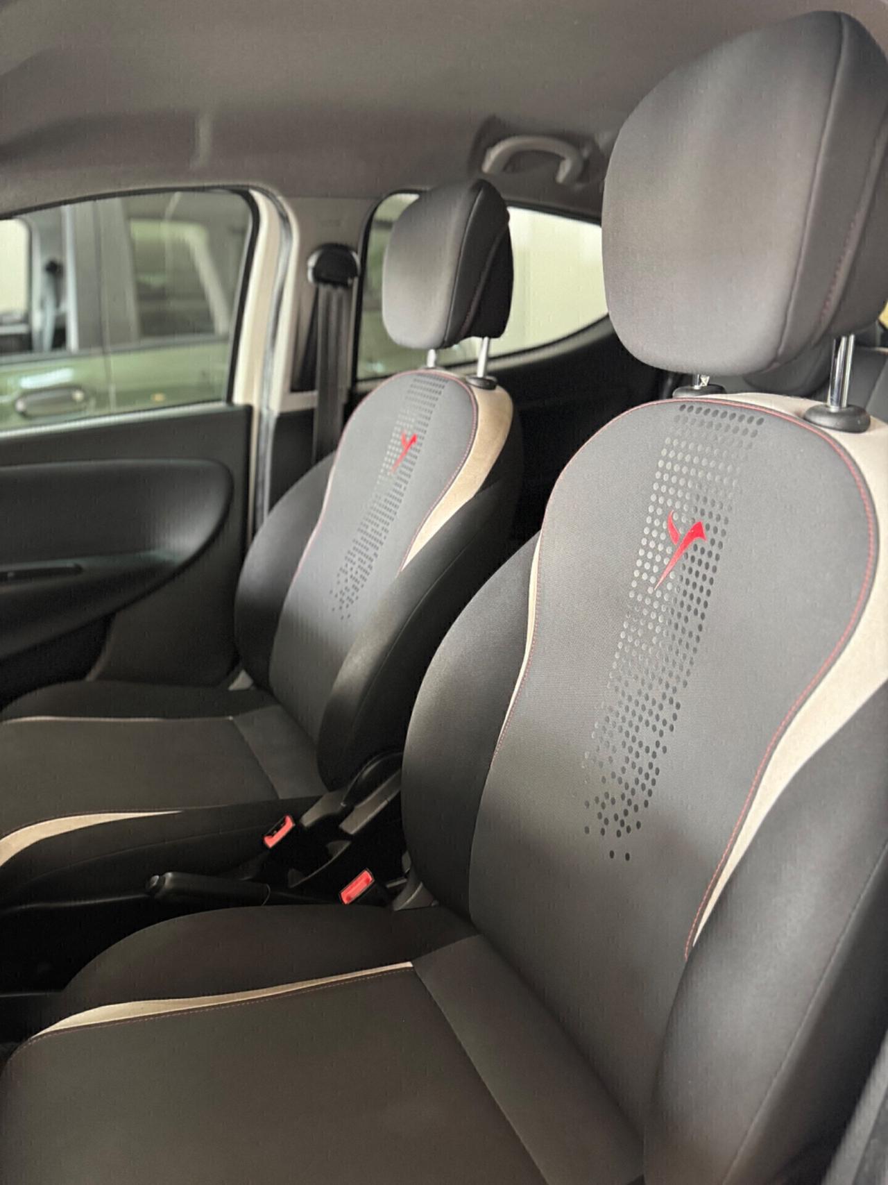 Lancia Ypsilon 1.2 69 CV 5 porte Platinum