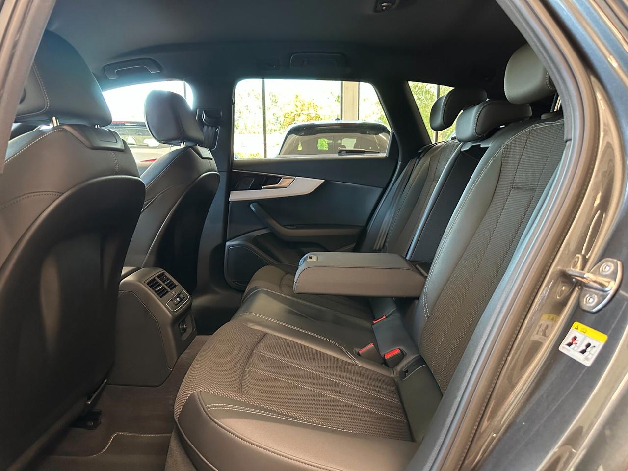 AUDI A4 AVANT40TDI QUATTRO S-LINE *MATRIX*CARPLAY*NAVI*