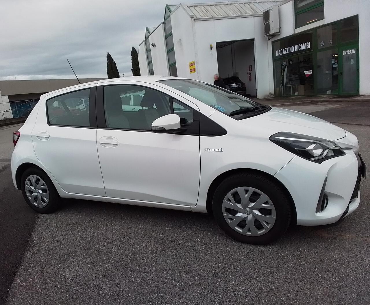 Toyota Yaris 1.5 Hybrid 5 porte Business