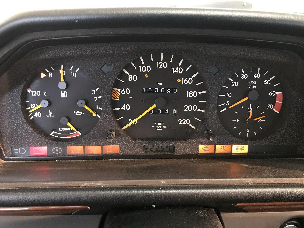 MERCEDES 200 E