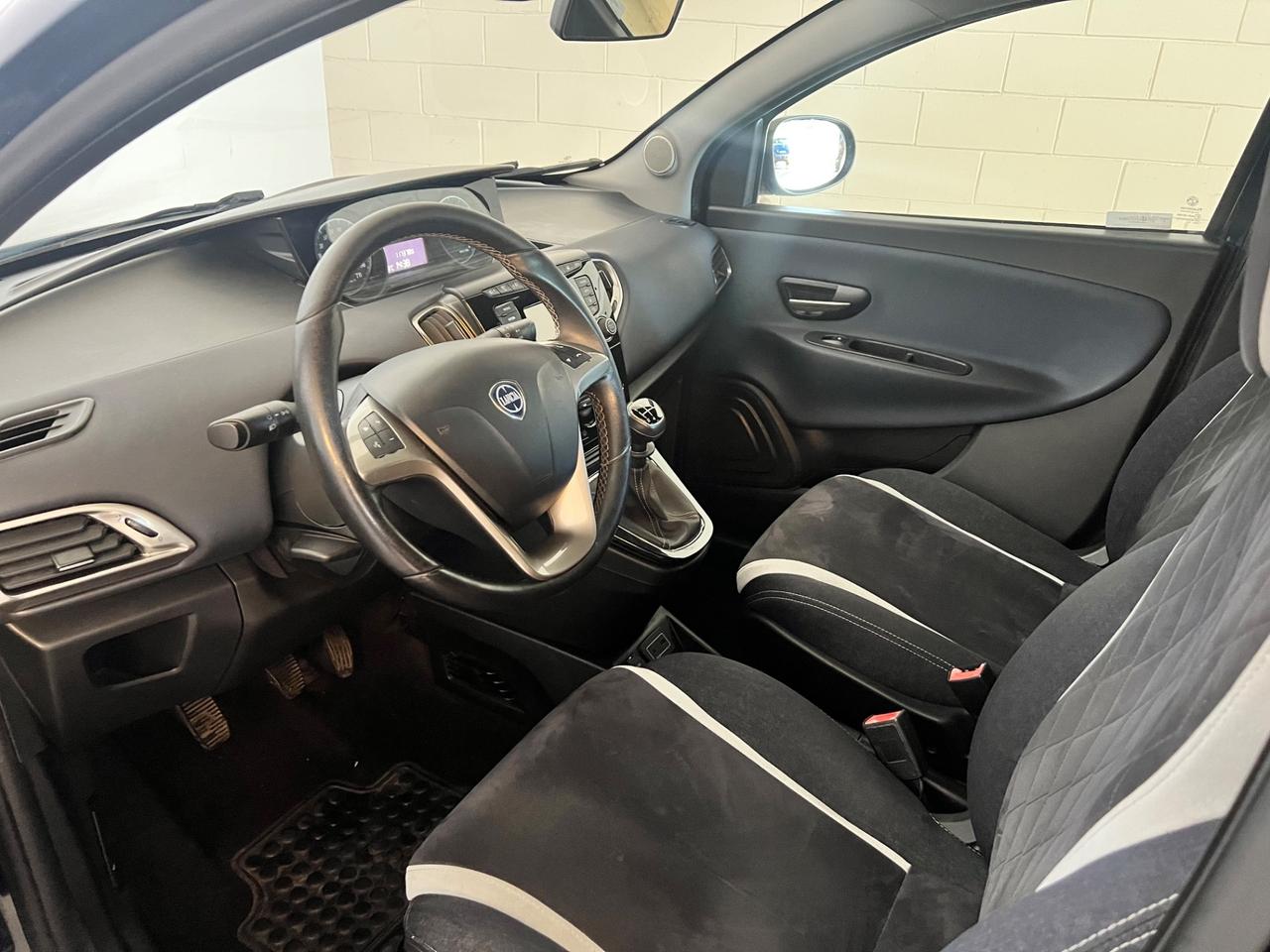 Lancia Ypsilon 1.2 69 CV 5 porte Mya