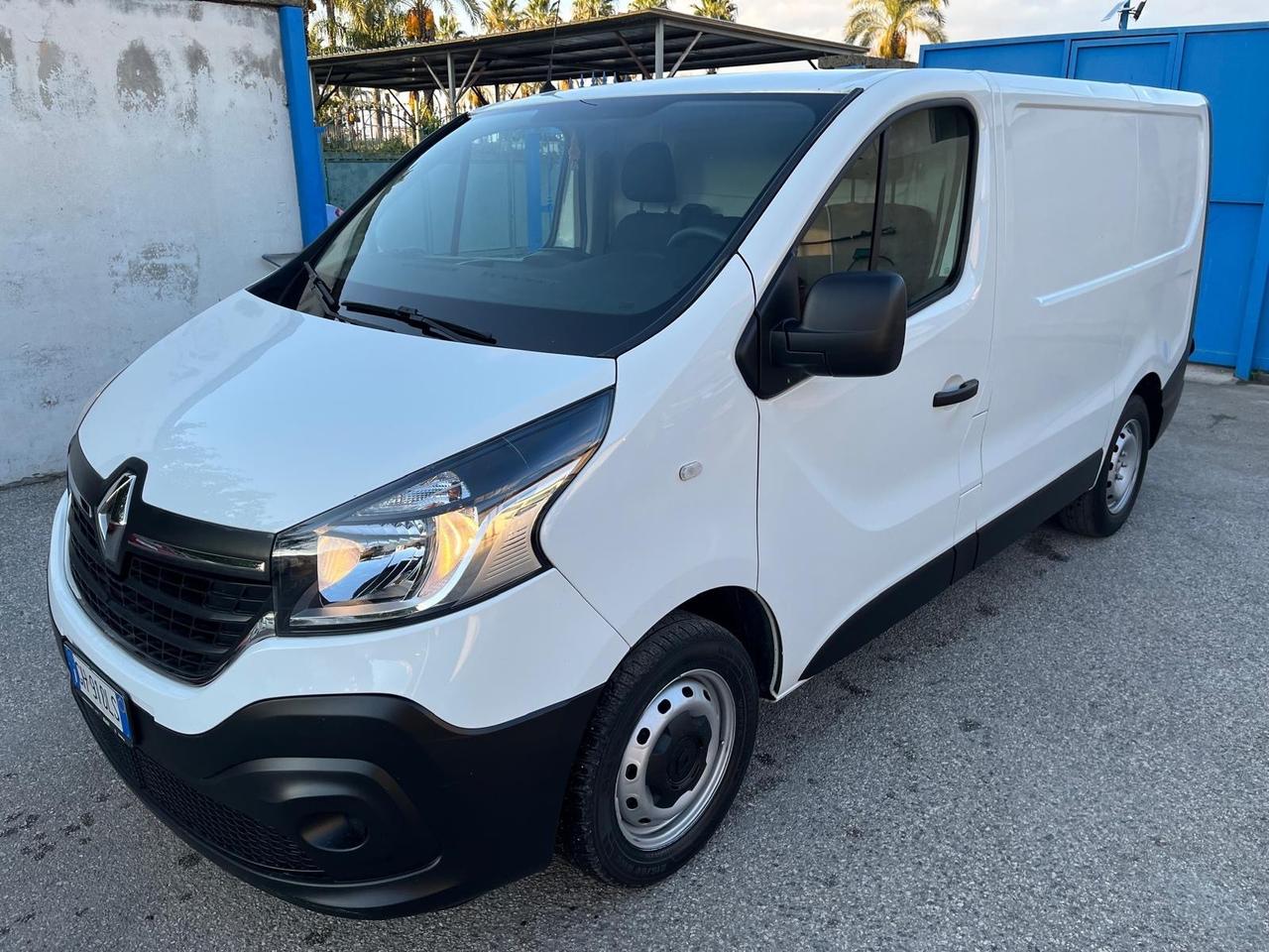 Renault trafic cargo 2.0 dci -2022