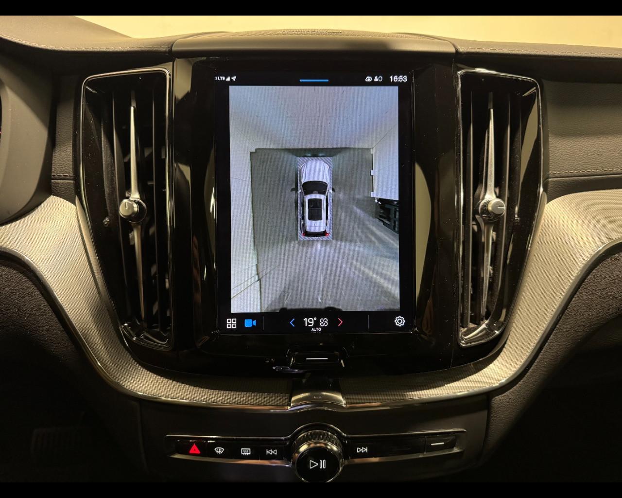 VOLVO XC60 B4 DIESEL AWD PLUS DARK AUTO