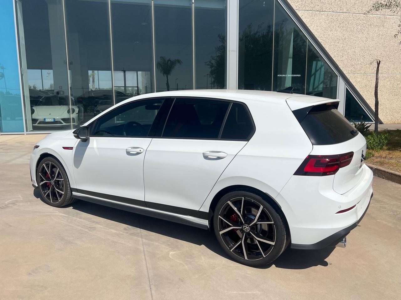 Volkswagen Golf GTI 2.0 tsi 245cv possibilità noleggio no scoring