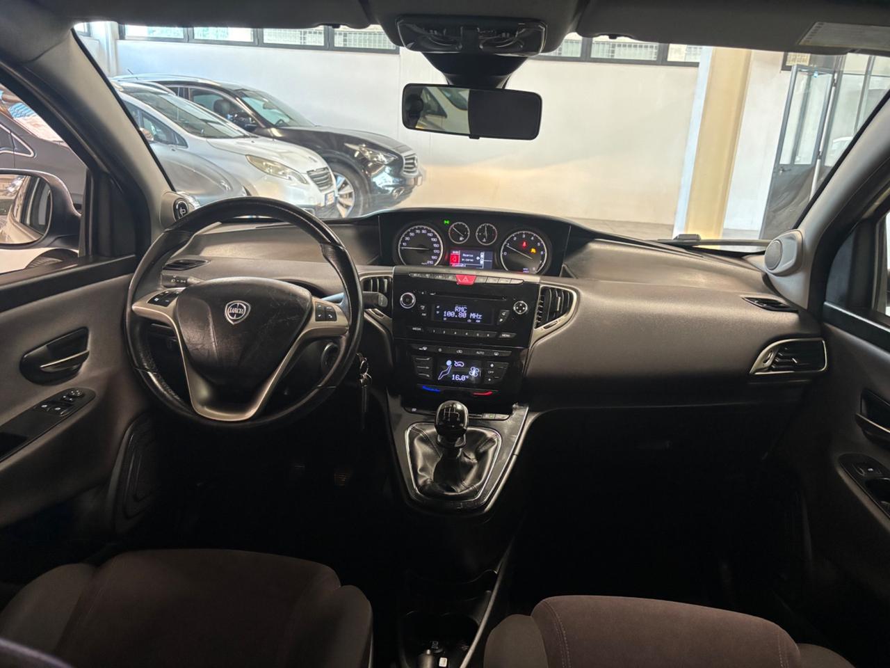 Lancia Ypsilon 1.2 BENZINA 69 CV Platinum |OK NEOPATENTATI |