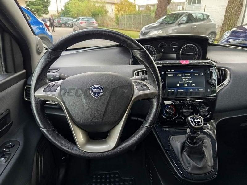 Lancia Ypsilon Ypsilon 1.0 firefly hybrid Gold s&s 70cv 5p.ti