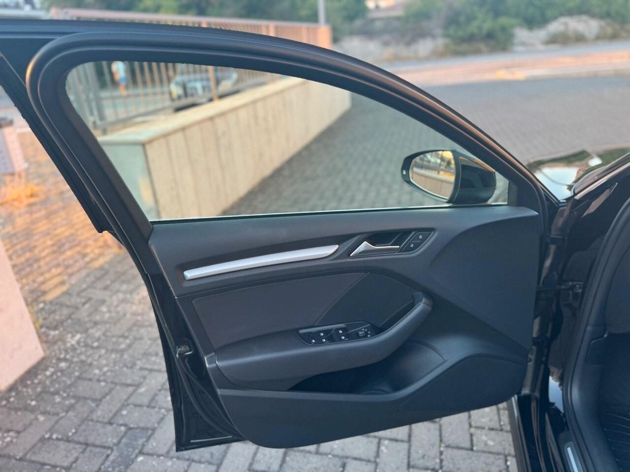 Audi A3 SPB 1.6 TDI 110 cv, S LINE, FULL