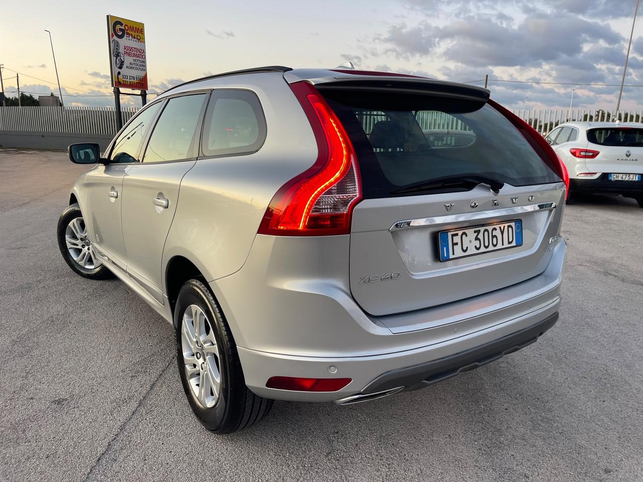 VOLVO XC60 2.4 D4 190CV 4WD MANUAL FUL TETTO 16