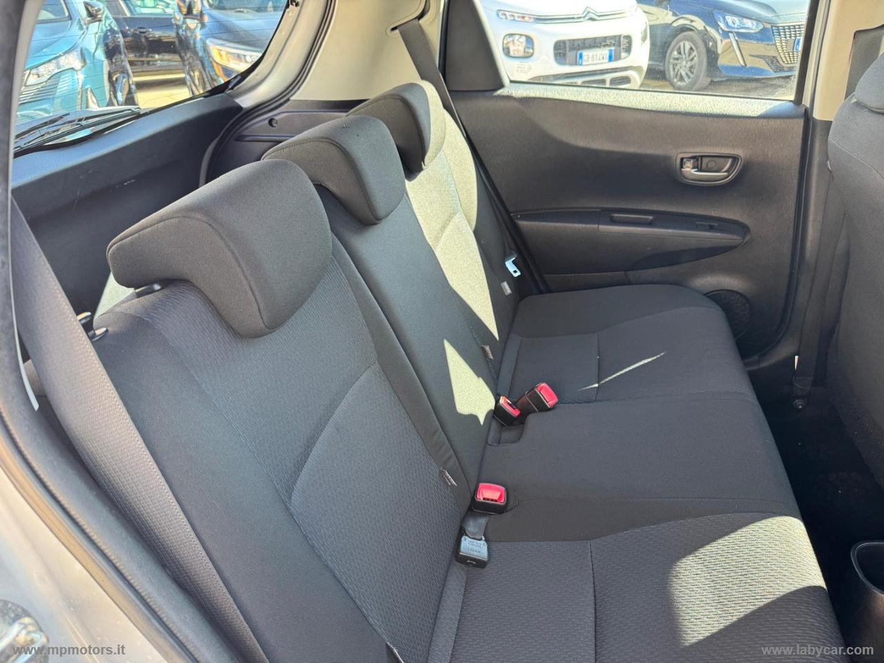 TOYOTA YARIS LOUNGE HYBRID 1.5 75CV