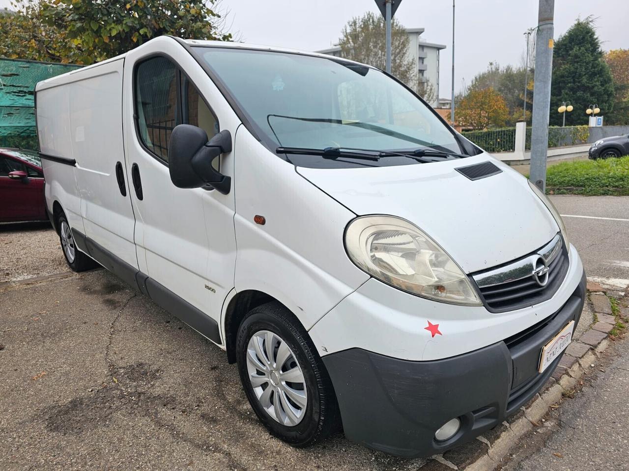 Opel Vivaro 2.0 CDTI 120cv Passo Lungo Furgonato