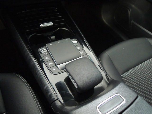 MERCEDES-BENZ GLA 200 d Automatic Business Extra