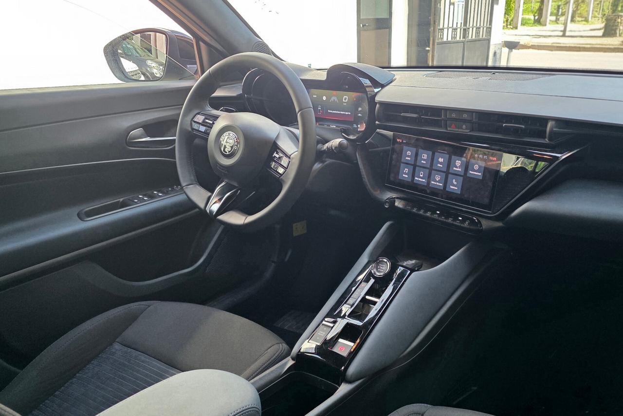 Alfa Romeo Junior 1.2 145 CV Hybrid eDCT6