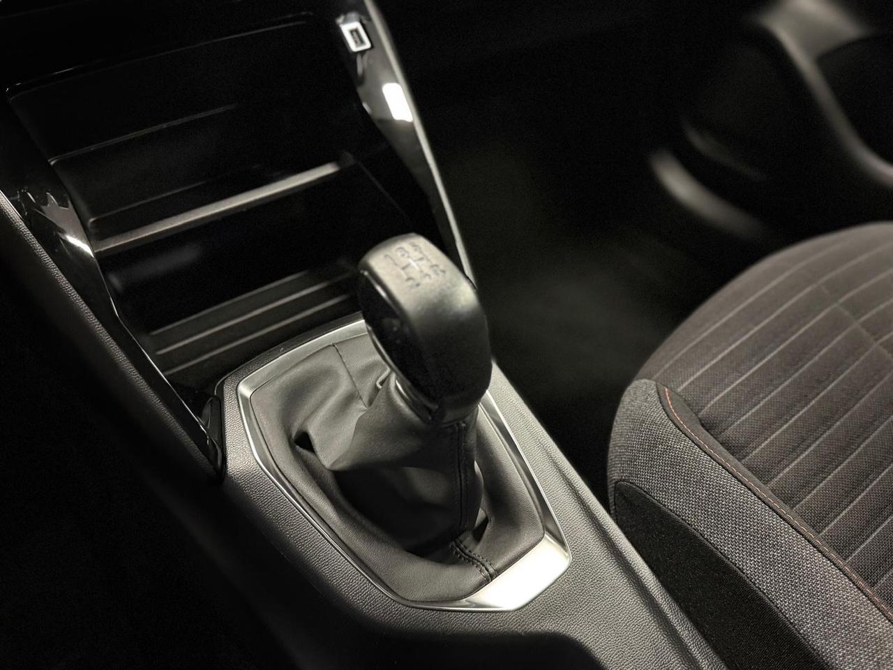 Peugeot 208 1.2 75CV 5 porte OK NEOPATENTATI