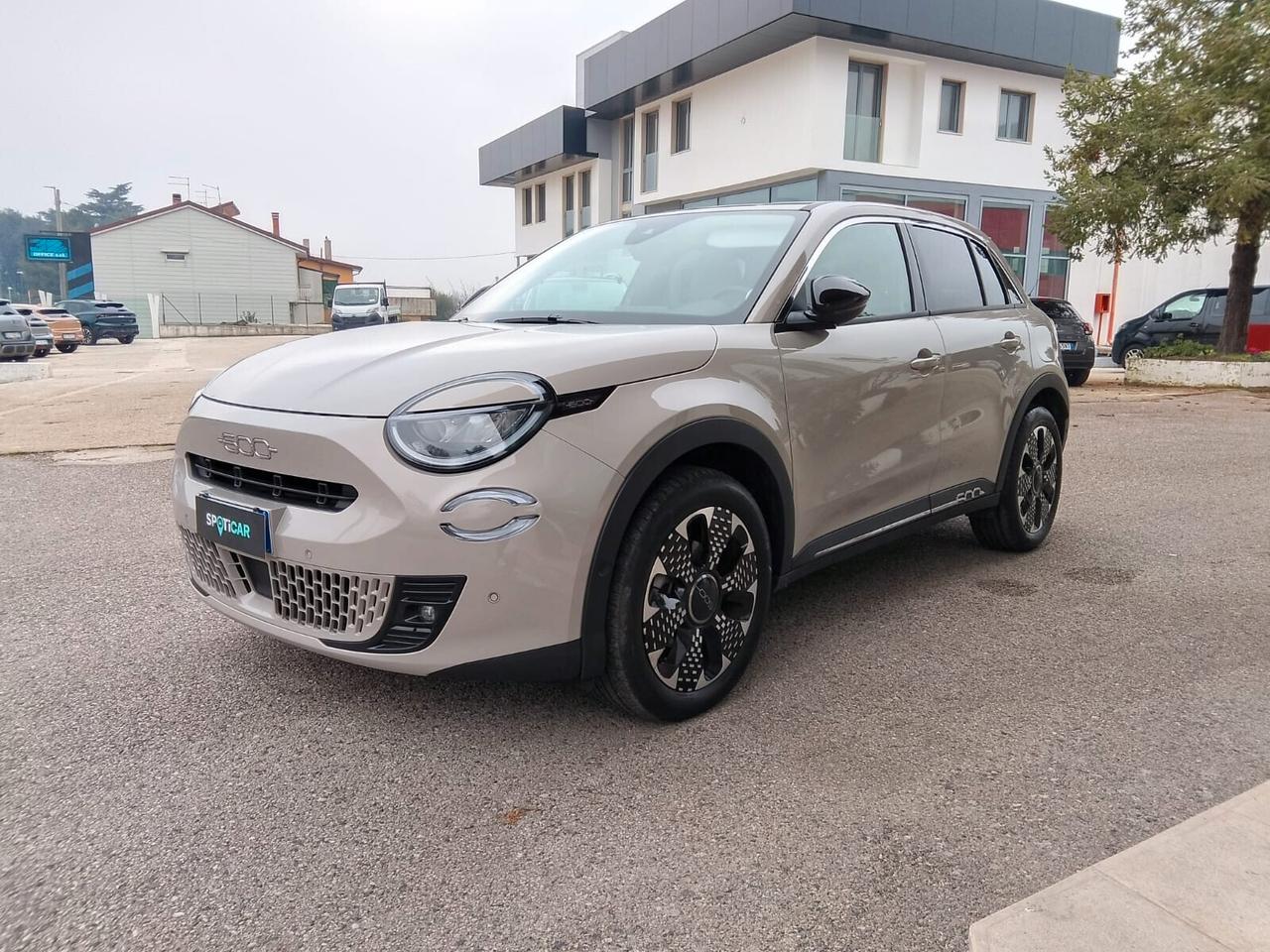 Fiat 600 Hybrid 100 CV DCT MHEV La Prima