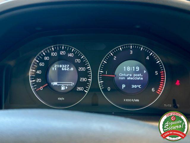 VOLVO XC60 2.4 D AWD Momentum