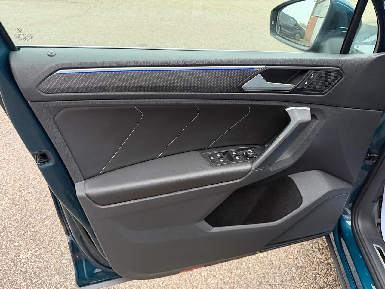 Volkswagen Tiguan 2.0 TDI 150 CV SCR DSG R-Line