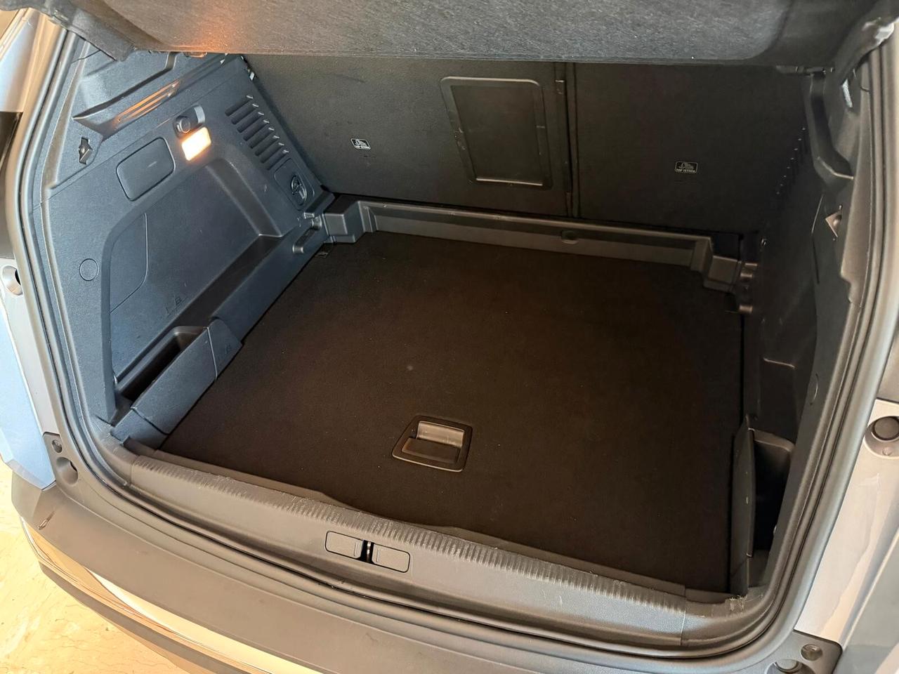 Peugeot 3008 1.5 BLUEHDI 130 cv. AT8 ALLURE PACK (Nav)