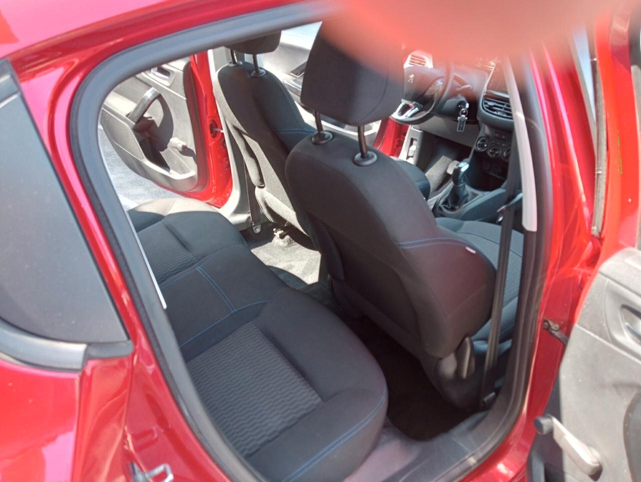 Peugeot 208 BlueHDi 75 S&S 3 porte Active OK neopatentati