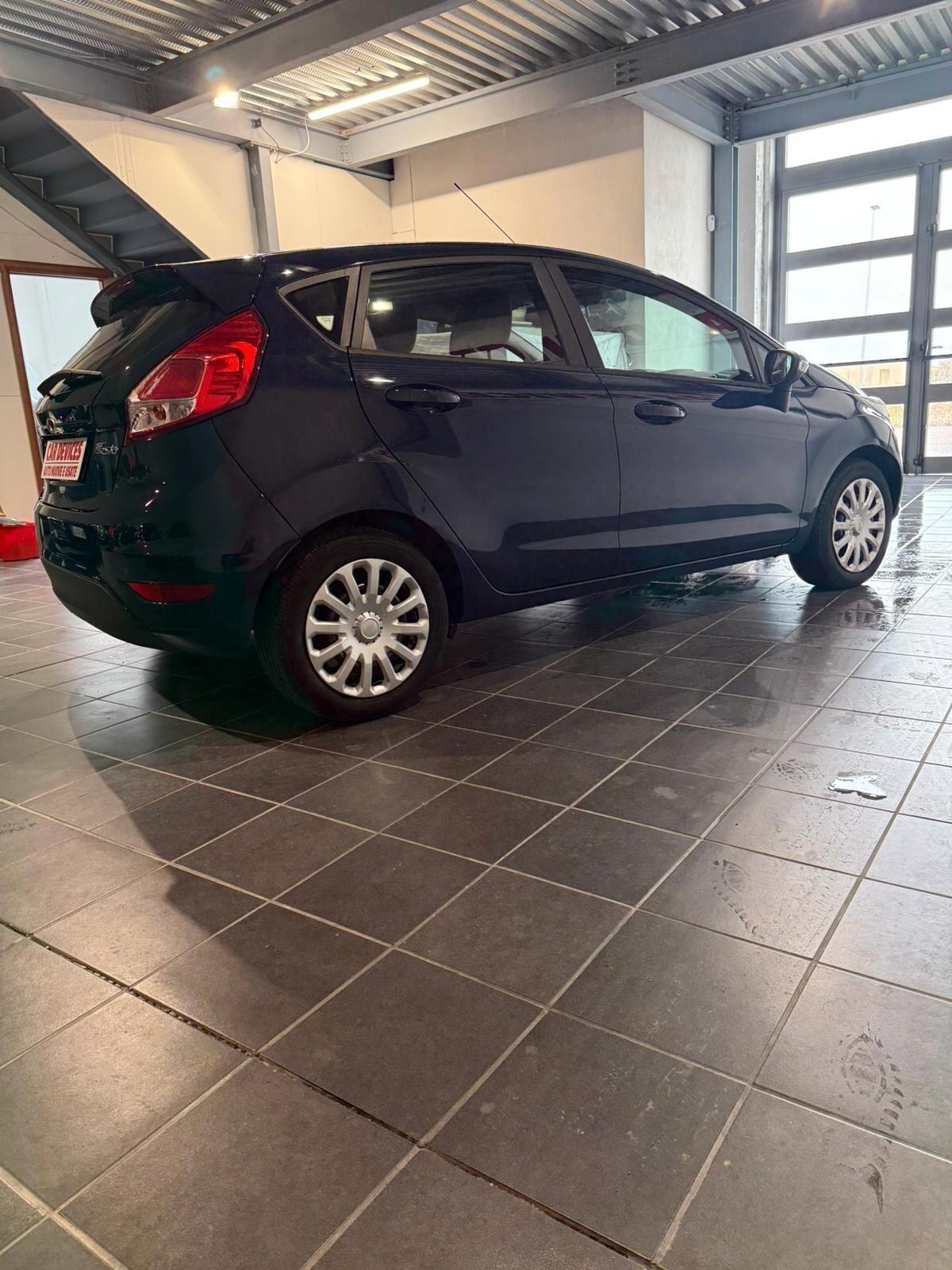 Ford Fiesta 1.5 TDCi 75CV - GARANZIA - NEOPATENTATI